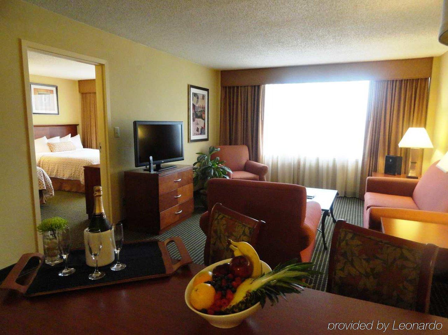 Embassy Suites Winston-Salem Habitación foto